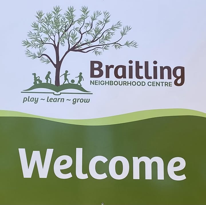Braitling Neighbourhood Centre welcome artwork with the words play, learn and grow